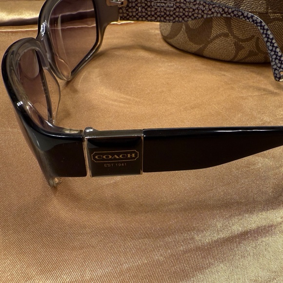Coach Classic Sunglasses (Black) - Picture 4 of 5